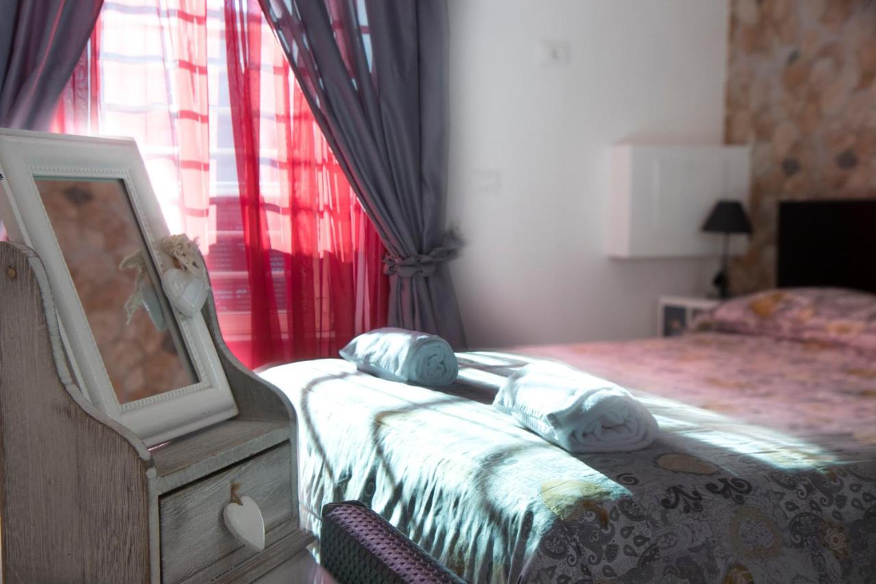 나폴리 Megaride Santa Lucia B&B 외부 사진