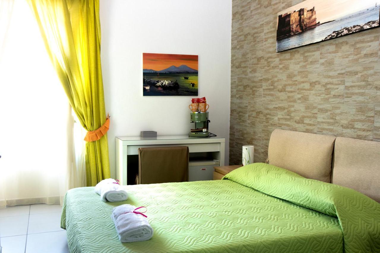 나폴리 Megaride Santa Lucia B&B 외부 사진