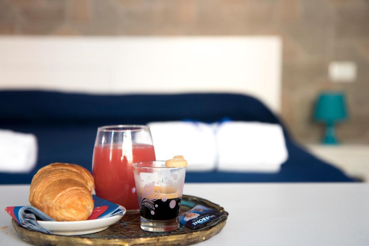 나폴리 Megaride Santa Lucia B&B 외부 사진
