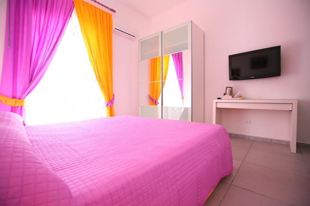 나폴리 Megaride Santa Lucia B&B 외부 사진