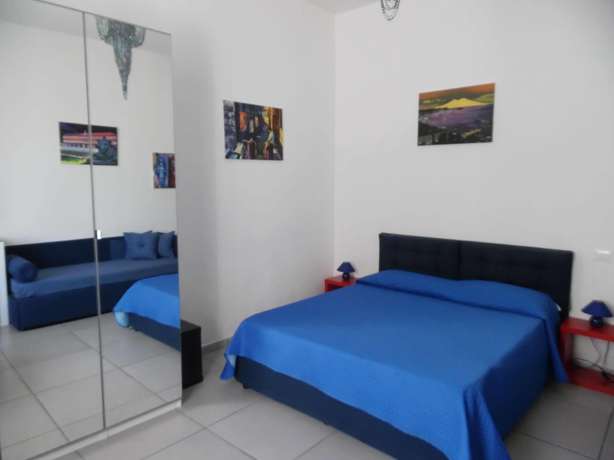 나폴리 Megaride Santa Lucia B&B 외부 사진
