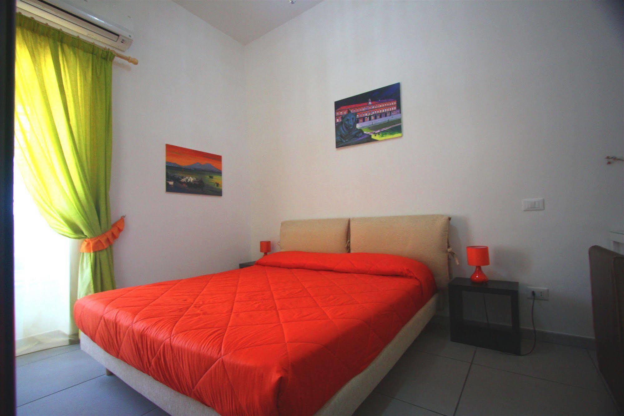 나폴리 Megaride Santa Lucia B&B 외부 사진