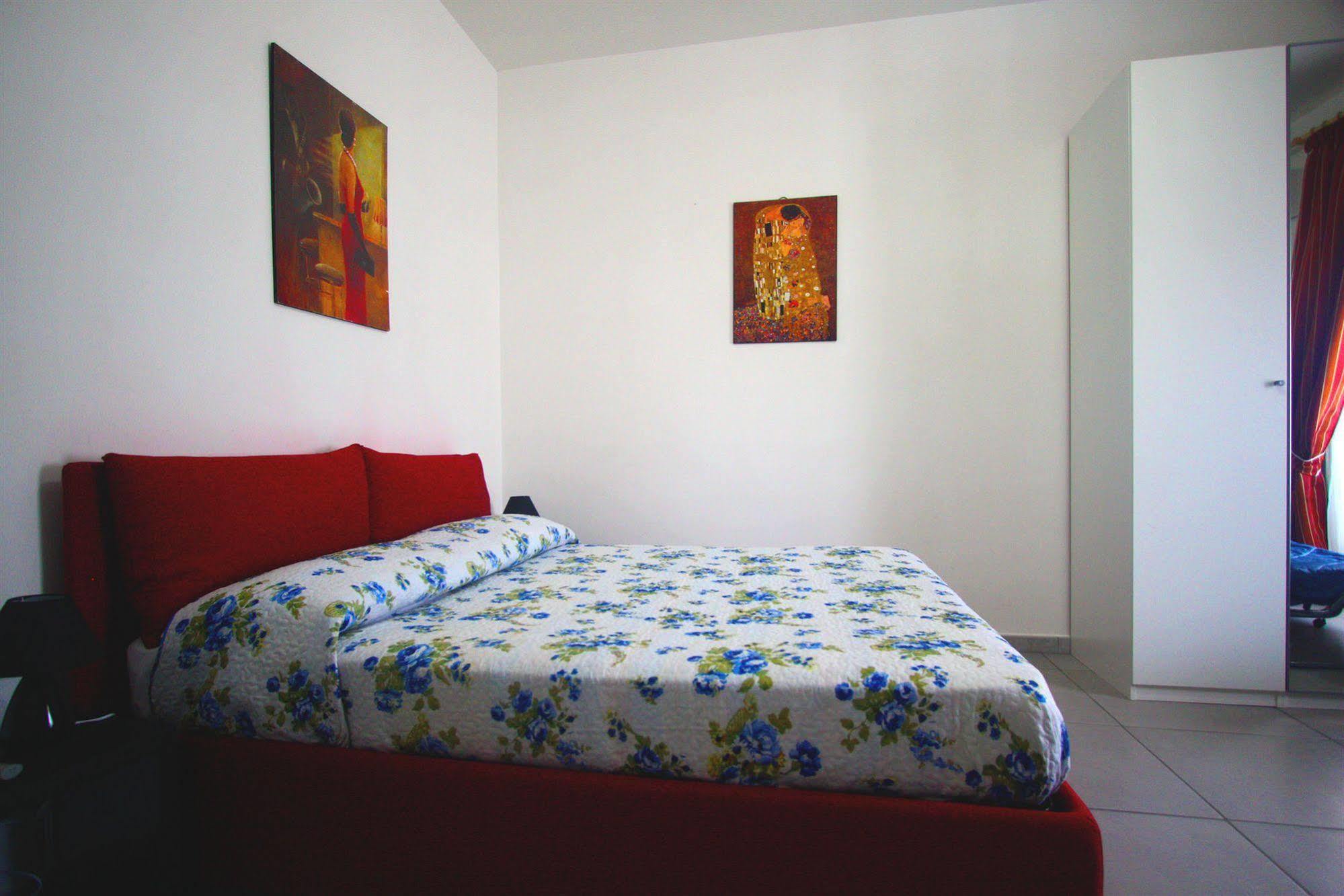 나폴리 Megaride Santa Lucia B&B 외부 사진