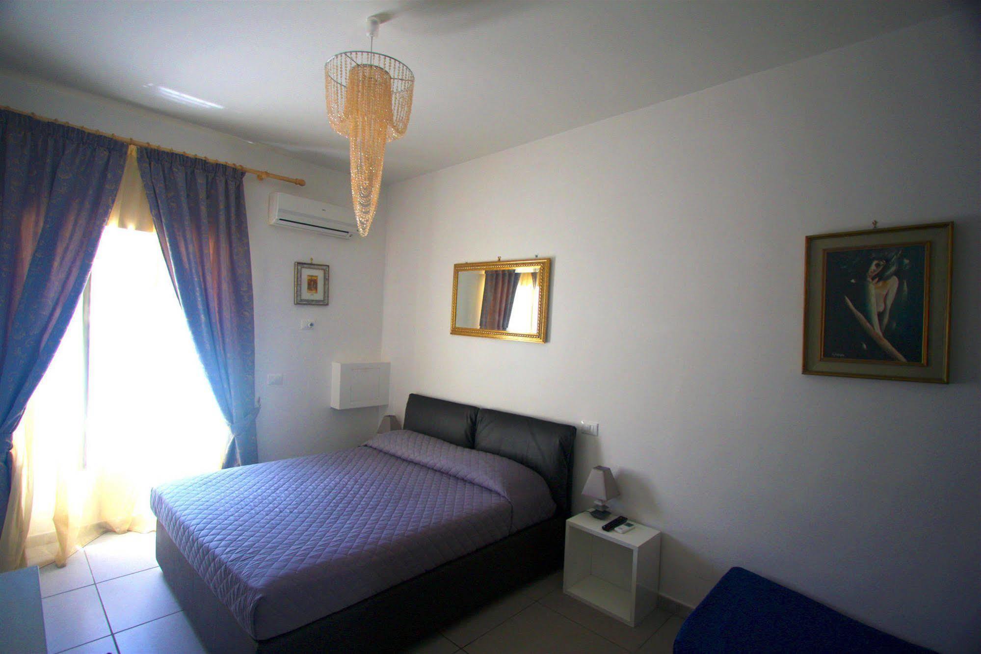 나폴리 Megaride Santa Lucia B&B 외부 사진
